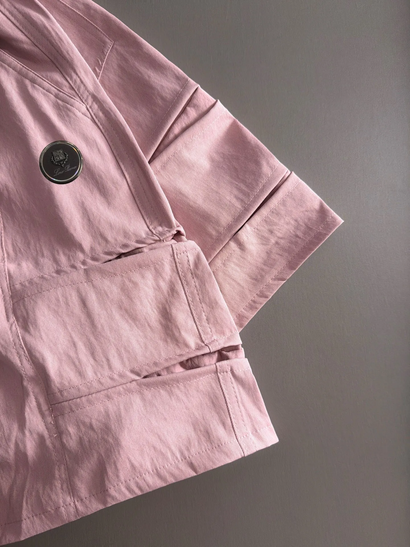 LP 2036 Spring/Summer New Arrival elastic band casual shorts, counter-customized fabric Breathable, high comfort, impeccable details, brand element design concept, reflecting high quality. It feels delicate and soft! It presents a casual cut and the upper body shape is great! Sizes:S-2XL
